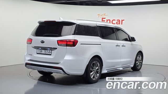 Kia Carnival из Кореи Encar