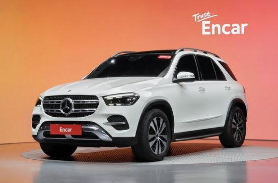 Mercedes-Benz GLE-Class GLE300d 4MATIC — пробег 30 140 км — фото 1 из 5