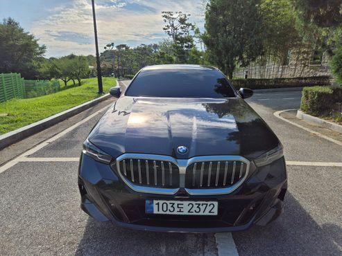 BMW 5-Series 520i M Sport — пробег 28 000 км — фото 1 из 5