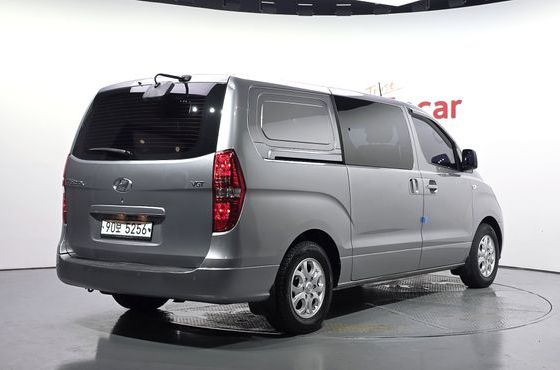 Hyundai Starex 5-Seater VAN CVX Deluxe — пробег 274 869 км — фото 2 из 5