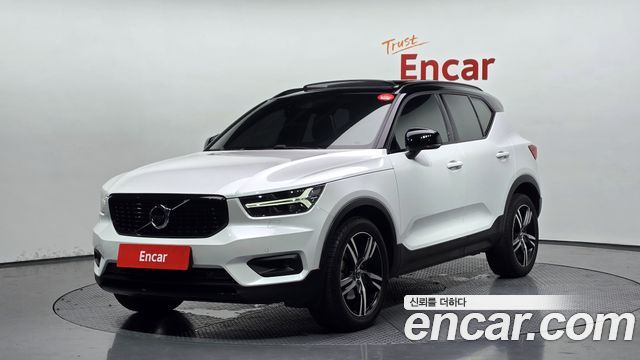 Volvo XC40 B4 R-Design — пробег 100 143 км — фото 1 из 5