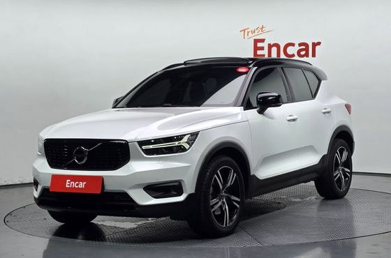 Volvo XC40 B4 R-Design — пробег 100 143 км — фото 1 из 5
