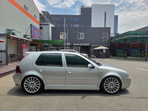 Volkswagen Golf 1.8 GTI — пробег 324 000 км — фото 2 из 5