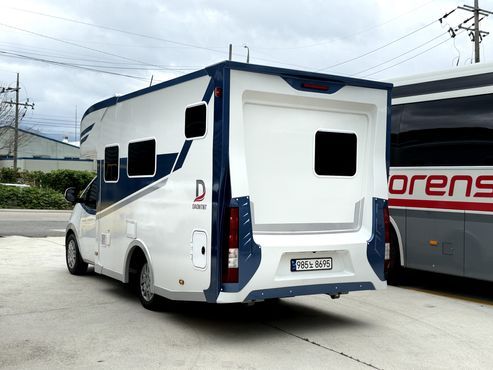 Hyundai Staria 2WD Camping Car Special Vehicle — пробег 17 834 км — фото 2 из 5