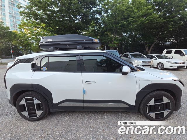Kia EV3 Long Range 2WD Earth — пробег 27 000 км — фото 3 из 5