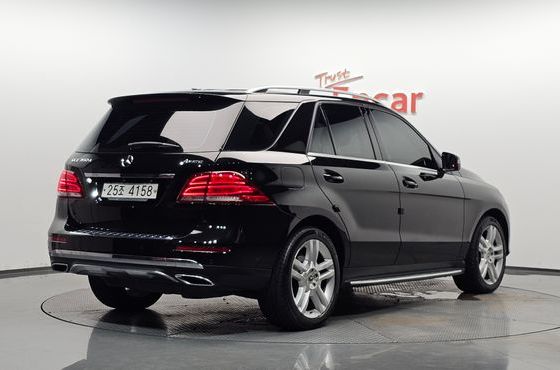 Mercedes-Benz GLE-Class GLE350 d 4MATIC — пробег 105 009 км — фото 2 из 5