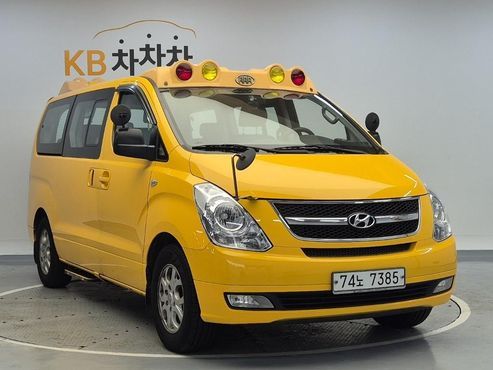 Hyundai Starex 11-Seater Wagon CVX Luxury — пробег 75 404 км — фото 4 из 5