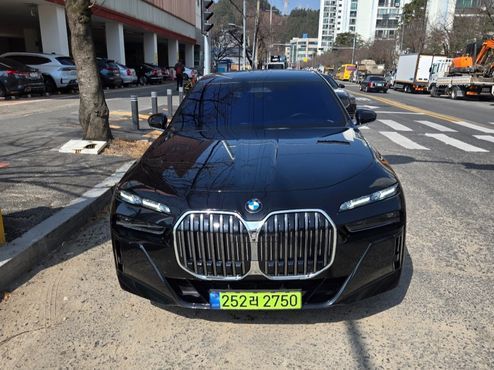 BMW 7-Series 740i xDrive M Sport — пробег 39 863 км — фото 1 из 5