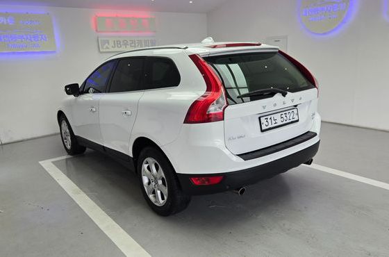 Volvo XC60 D5 AWD 1st — пробег 286 000 км — фото 3 из 5