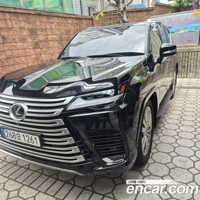 Lexus LX 700h VIP — пробег 300 км — фото 1 из 5