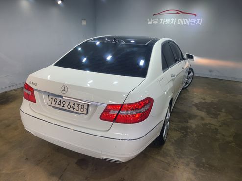 Mercedes-Benz E-Class E350 — пробег 71 000 км — фото 5 из 5