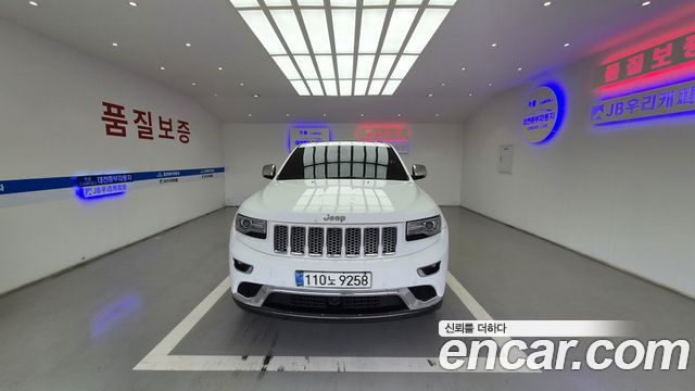 Jeep Cherokee 3.0 Diesel Overland Summit WK2 — пробег 125 000 км — фото 2 из 5
