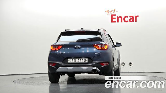 Kia Stonic из Кореи Encar