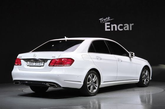 Mercedes-Benz E-Class E220 CDI Avantgarde — пробег 134 350 км — фото 2 из 5