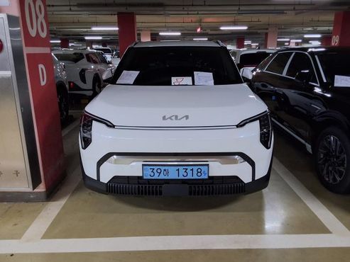 Kia EV3 Long Range 2WD Earth — пробег 4 км — фото 1 из 5