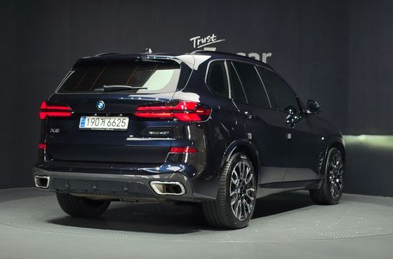 BMW X5 xDrive 40i M Sport — пробег 56 052 км — фото 2 из 5