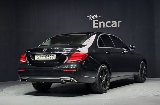 Mercedes-Benz E-Class E300 4MATIC Exclusive — пробег 142 752 км — фото 2 из 5
