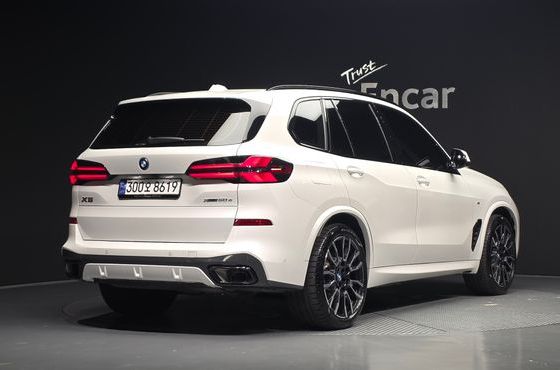 BMW X5 xDrive 50e M Sport — пробег 30 141 км — фото 2 из 5