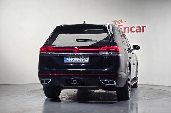Volkswagen Atlas 2.0 TSI R-LINE 7-Seater — пробег 32 909 км — фото 4 из 5