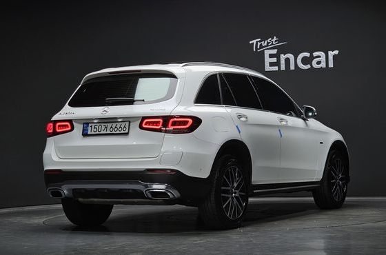 Mercedes-Benz GLC-Class GLC300e 4MATIC — пробег 27 671 км — фото 2 из 5