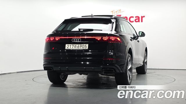 Audi Q8 55 TFSI Quattro Premium — пробег 3 633 км — фото 4 из 5