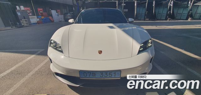 Porsche Taycan Base 4 — пробег 6 220 км — фото 3 из 5