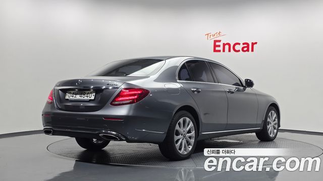 Mercedes-Benz E-Class из Кореи Encar
