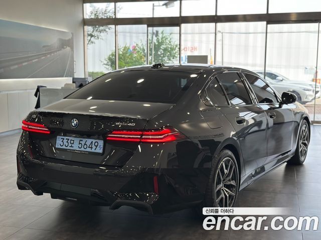 BMW i5 eDrive 40 M Sport — пробег 7 046 км — фото 2 из 5