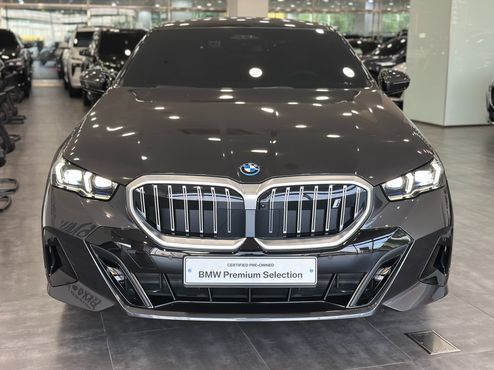 BMW i5 eDrive 40 M Sport — пробег 7 046 км — фото 3 из 5