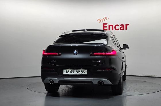 BMW X4 xDrive20i xLine — пробег 88 275 км — фото 4 из 5