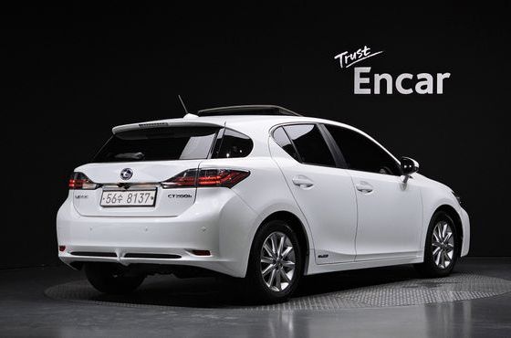 Lexus CT200h 1.8 Compact Trendy ZWA10 — пробег 98 707 км — фото 2 из 5