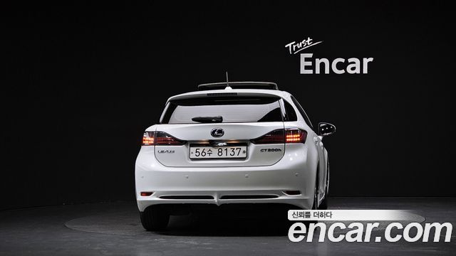 Lexus CT200h 1.8 Compact Trendy ZWA10 — пробег 98 707 км — фото 4 из 5