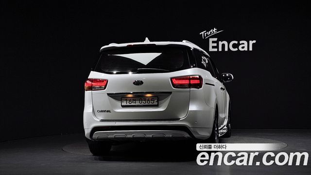 Kia Carnival из Кореи Encar