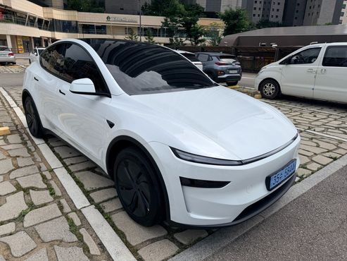 Tesla Model Y Premium RWD — пробег 983 км — фото 5 из 5