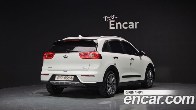 Kia Niro Noblesse — пробег 133 999 км — фото 2 из 5