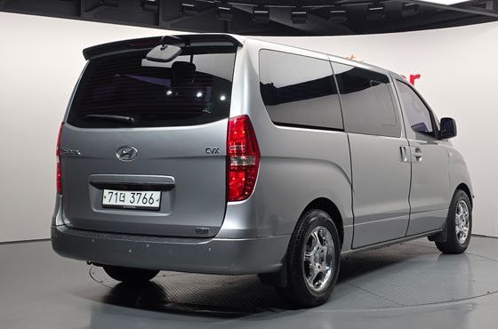 Hyundai Starex 12-Seater Wagon CVX Premium — пробег 237 055 км — фото 2 из 5