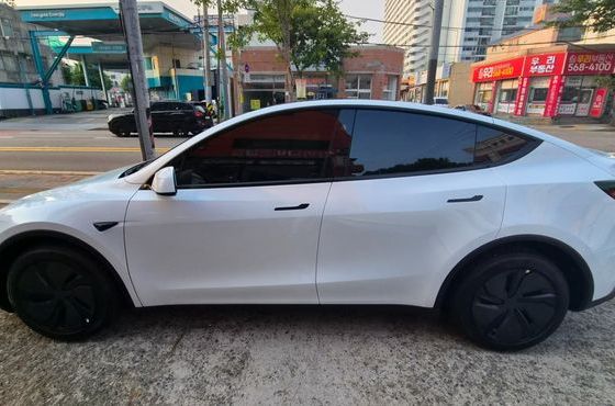 Tesla Model Y Premium RWD — пробег 500 км — фото 3 из 5
