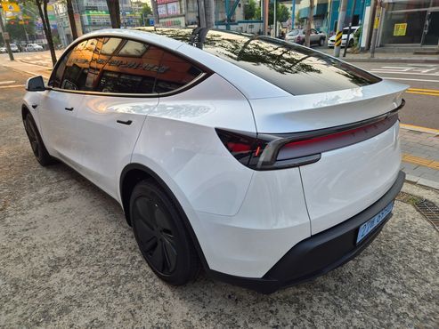 Tesla Model Y Premium RWD — пробег 500 км — фото 4 из 5