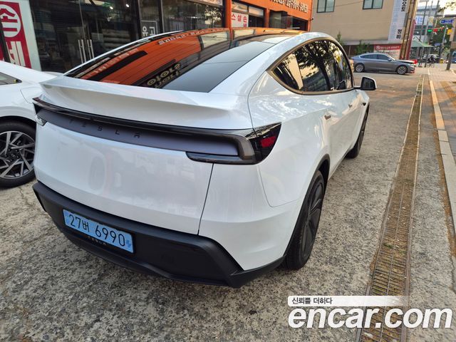 Tesla Model Y Premium RWD — пробег 500 км — фото 5 из 5