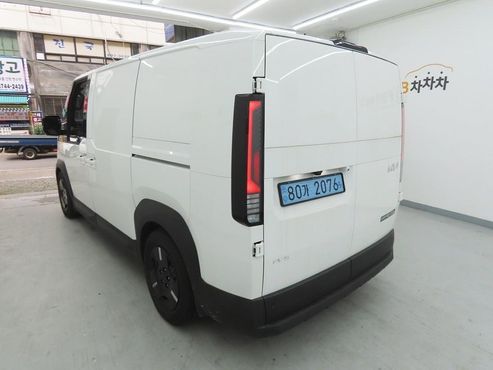 Kia PV5 Cargo Long Range Basic — пробег 5 206 км — фото 4 из 5