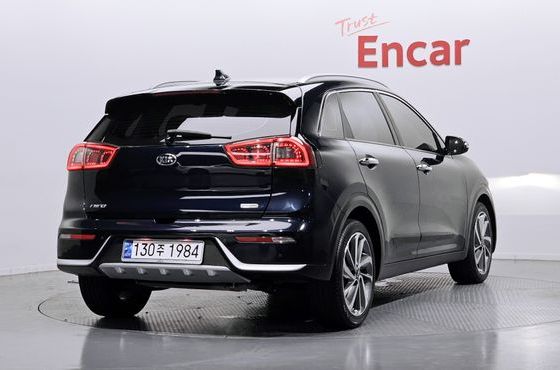 Kia Niro Noblesse — пробег 60 303 км — фото 2 из 5
