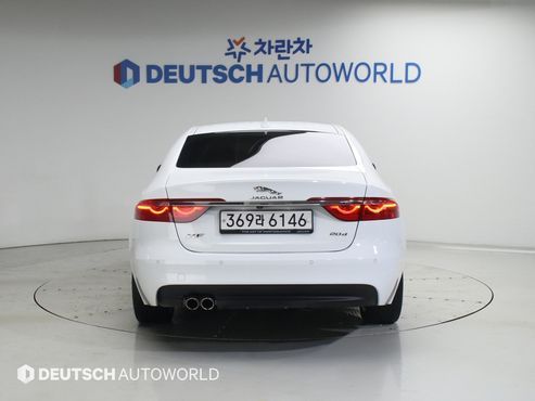 Jaguar XF 20d Portfolio — пробег 72 152 км — фото 4 из 5