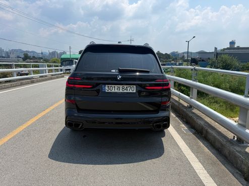 BMW X7 xDrive 40i M Sport 7STR — пробег 29 380 км — фото 4 из 5