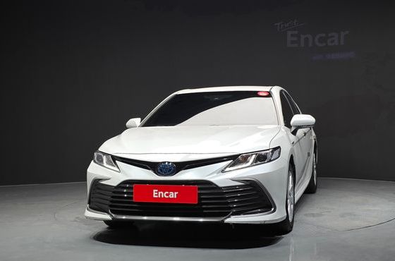 Toyota Camry 2.5 LE Hybrid — пробег 68 274 км — фото 3 из 5
