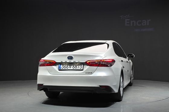 Toyota Camry 2.5 LE Hybrid — пробег 68 274 км — фото 4 из 5
