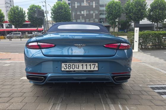 Bentley Continental 4.0 GTC Speed — пробег 5 000 км — фото 4 из 5