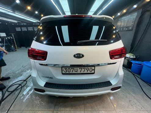Kia Carnival 9-Seater Prstige — пробег 61 567 км — фото 4 из 5
