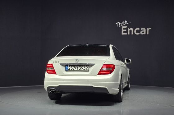 Mercedes-Benz C-Class C200 CGI AVANTGARDE — пробег 104 939 км — фото 4 из 5