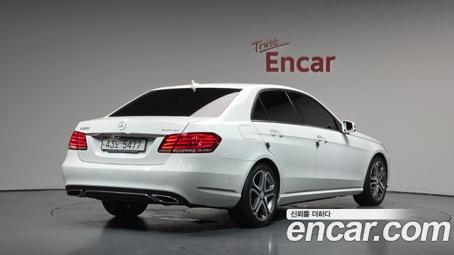 Mercedes-Benz E-Class E250 BlueTec 4MATIC AV — пробег 85 085 км — фото 2 из 5