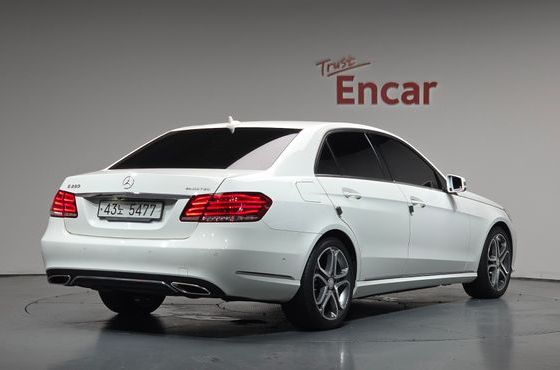 Mercedes-Benz E-Class E250 BlueTec 4MATIC AV — пробег 85 085 км — фото 2 из 5